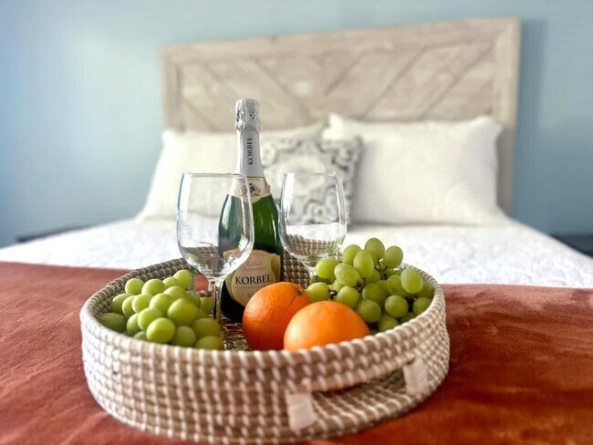 Building Photo - 4211 NE 13th Ave