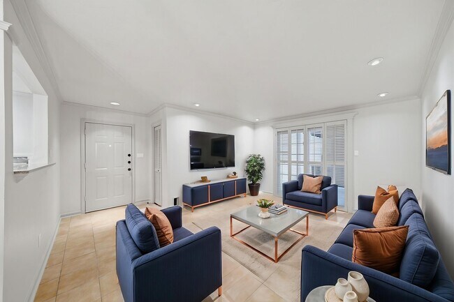 Building Photo - 2744 Briarhurst Dr