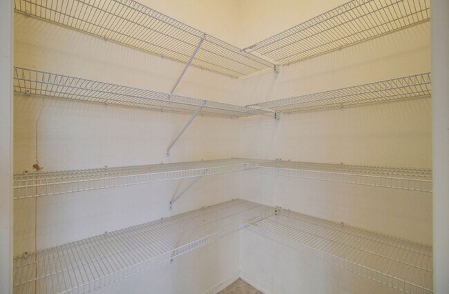 Building Photo - 5659 S 239th Dr