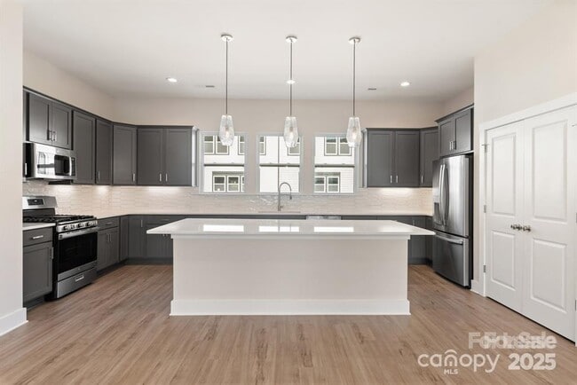 Building Photo - 312 Ferebee Pl