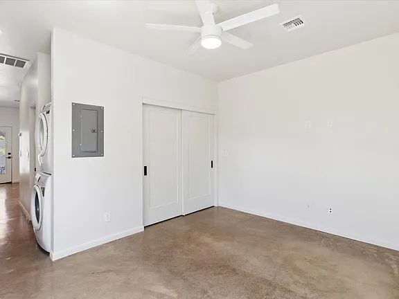 Building Photo - "Charming 1-Bedroom Oasis in Central Phoenix – Cozy 550 Sq Ft Retreat!"