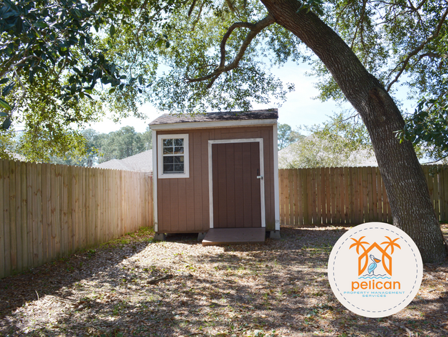 Building Photo - Charming 3-Bedroom Home with Fenced Yard, ...