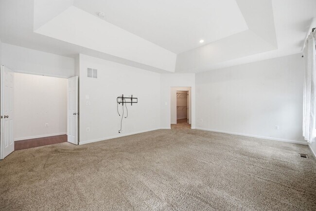 Building Photo - 24267 Purple Finch Dr