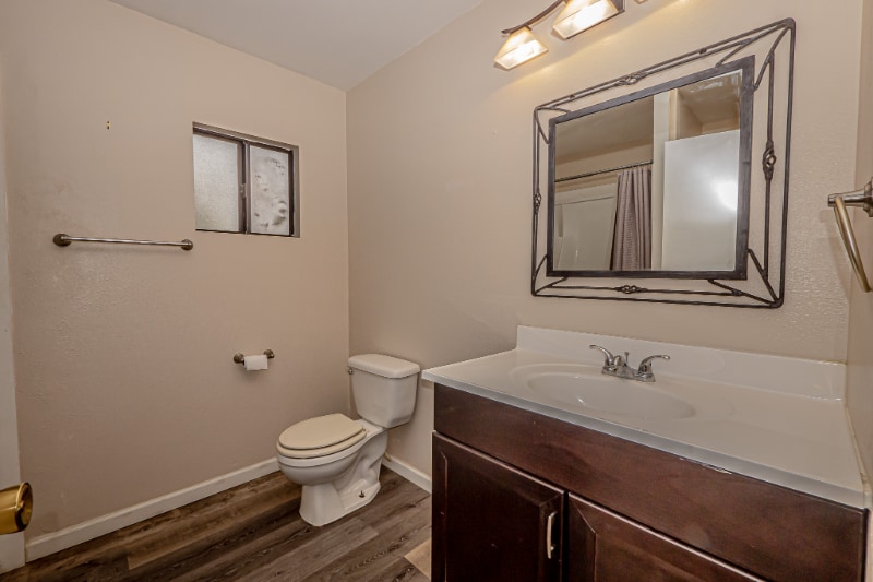 Building Photo - 2096 S Nelson Dr