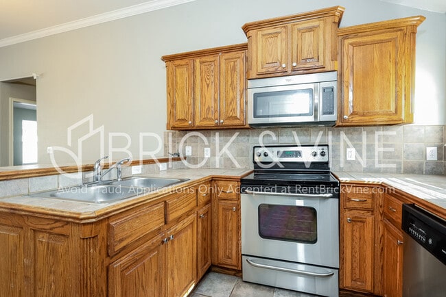 Building Photo - 4924 Sunny Ct