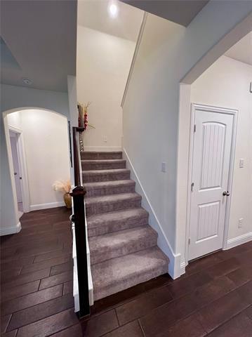 Building Photo - 414 Parkford Dr