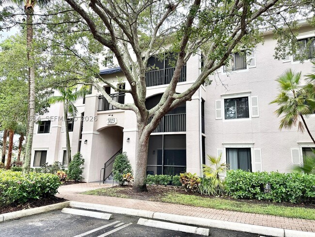 Building Photo - 3023 Alcazar Pl