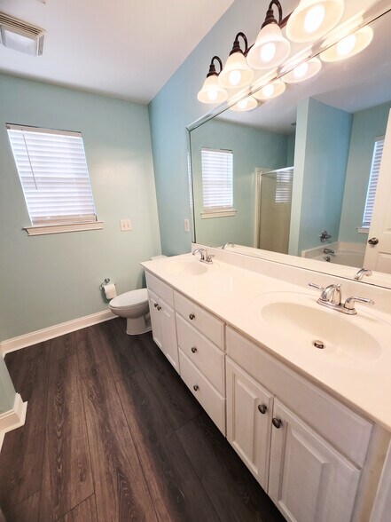 Building Photo - 420 Nathan St