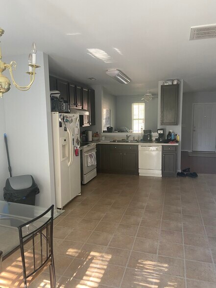 Kitchen/Dining area 2 - 4243 Spring Oak Dr