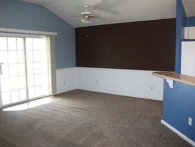 Building Photo - 432 Chamberlain Dr
