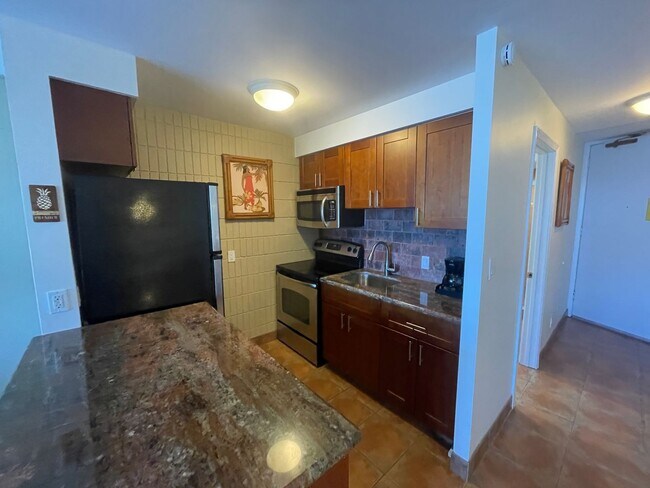 Building Photo - Lahaina Shores Furnished Studio Available Now!