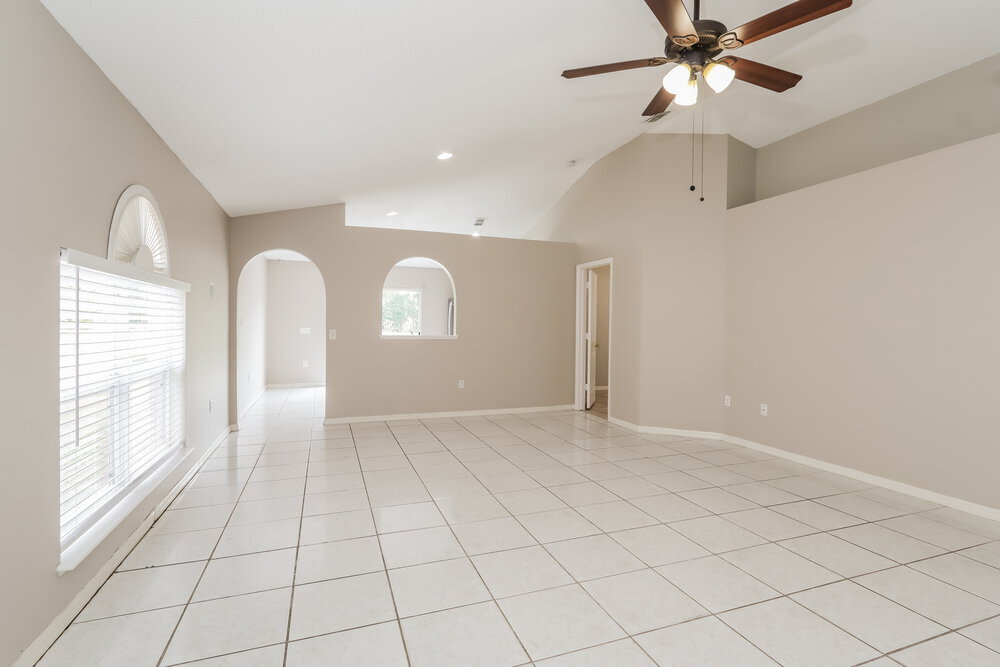 Building Photo - 30539 Birdhouse Dr