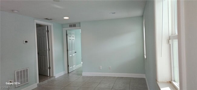 Building Photo - 1626 Grace Ave