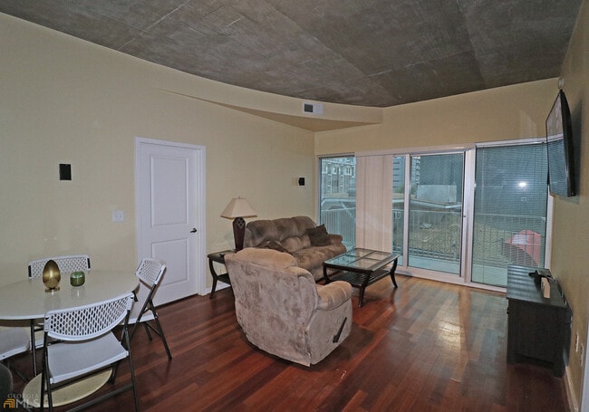 Building Photo - 250 Pharr Rd NE
