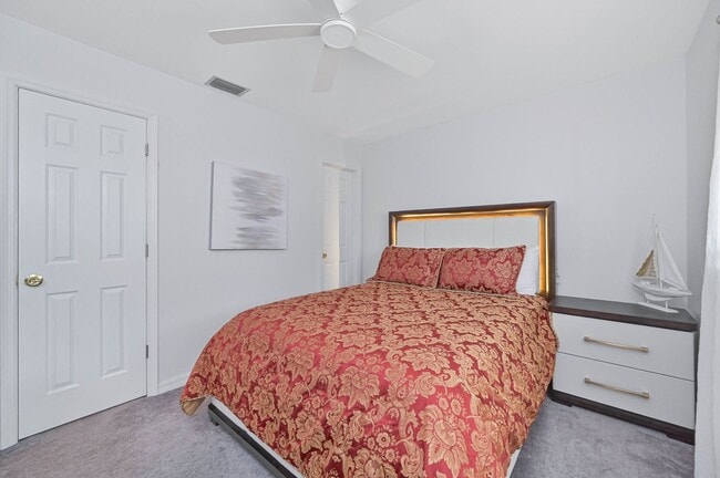 Building Photo - NOW AVAILABLE - Furnished Villa in Riverbend!