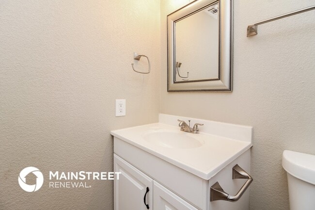 Building Photo - 8414 Kensington Dr