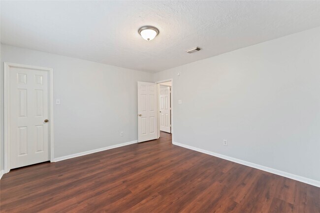 Building Photo - 21507 Windsor Castle Dr