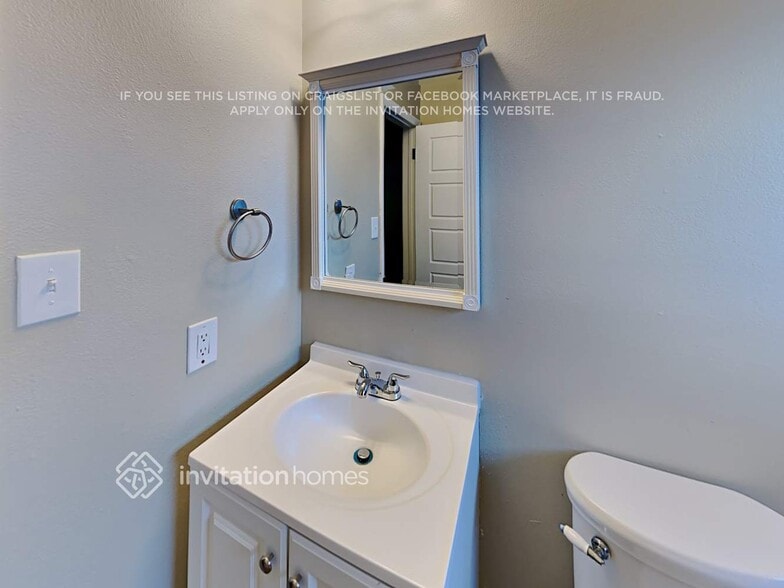 Building Photo - 15924 Eagle River Way