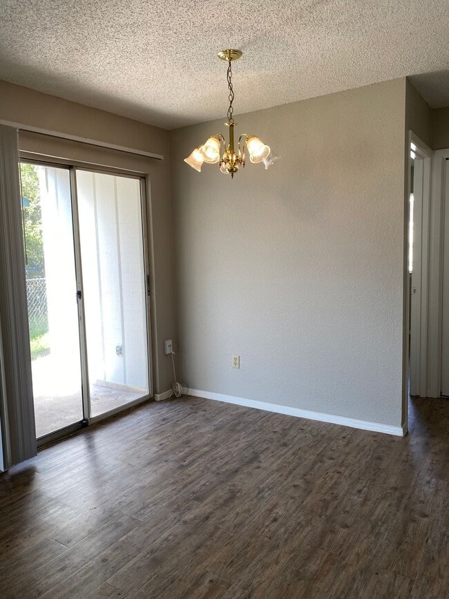 Building Photo - 510 Willowbend Cove