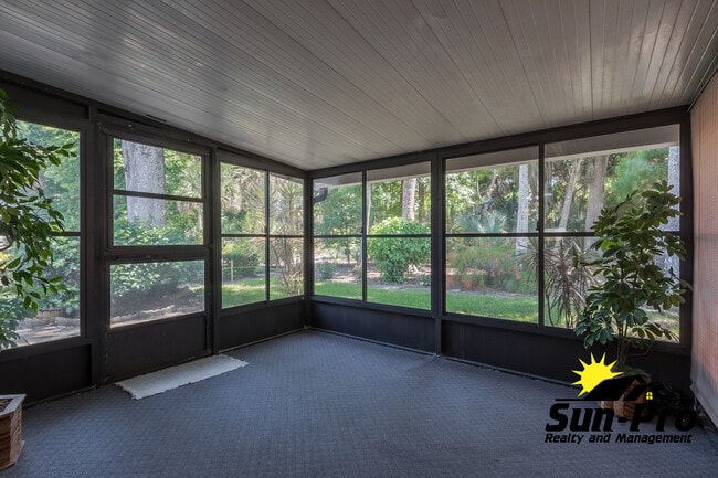 Building Photo - 1113 Oak Forest Cir