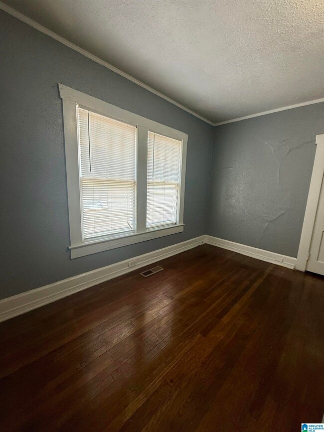 Building Photo - 2335 20th Alley N