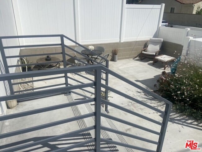Building Photo - 10455 Etiwanda Ave