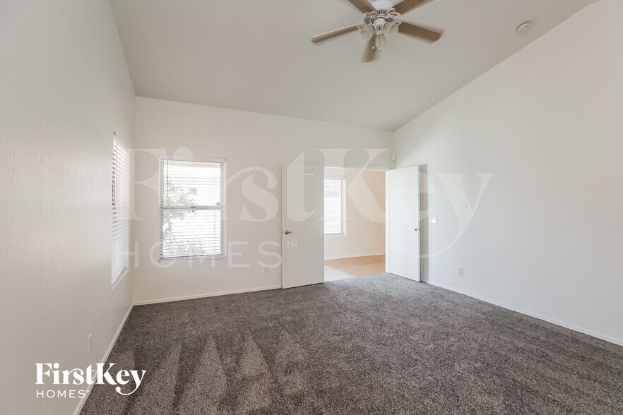 Building Photo - 13195 W Cypress St