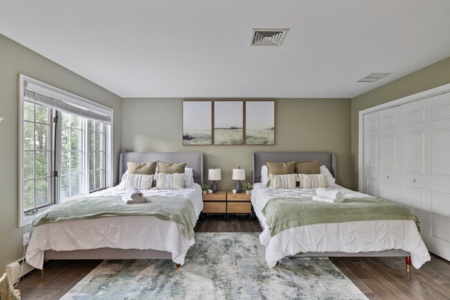 Building Photo - 321 Museum Village Rd