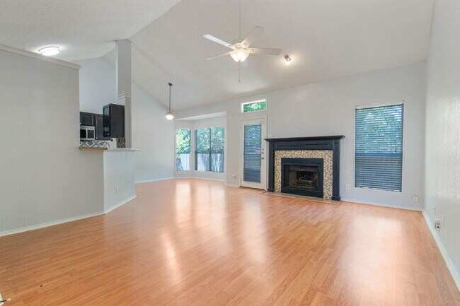 Building Photo - 504 Purple Sage Dr