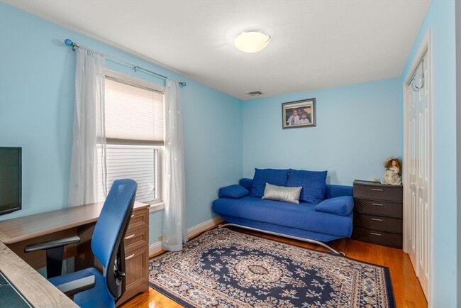 Building Photo - 215 St Mary St