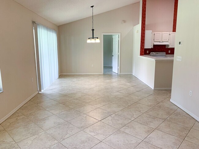 Building Photo - 3BR/2BA Condo in Haile Plantation - Availa...