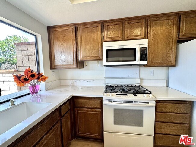 Building Photo - 7756 Sailboat Cir