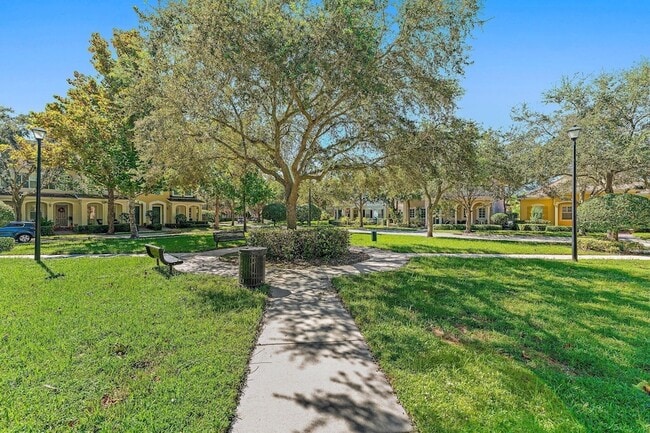 Building Photo - 150 Lismore Ln