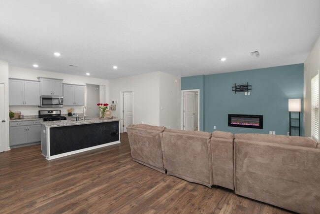 Building Photo - 44 N Payson Cv