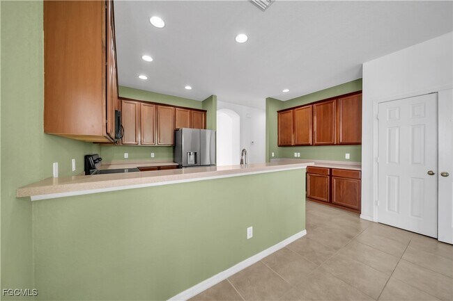 Building Photo - 8125 Silver Birch Way