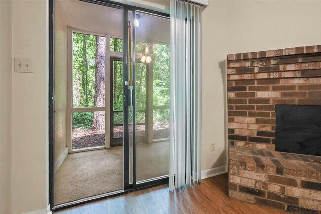 Building Photo - 3208 Ginger Dr