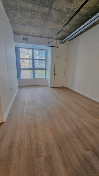 Building Photo - 1300 N St NW