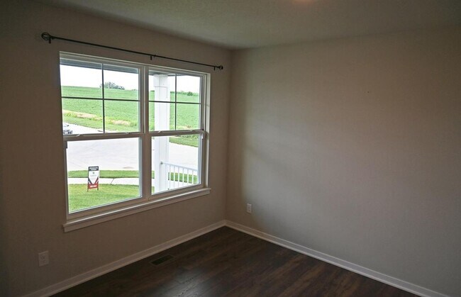 Building Photo - Spacious Elegance Meets Modern Comfort In ...