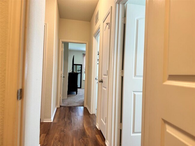 Building Photo - 717 Bayberry Cir