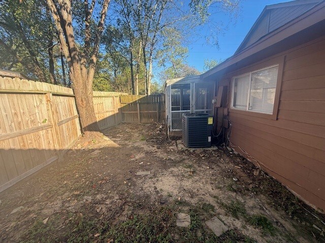 Building Photo - 22217 Diane Dr