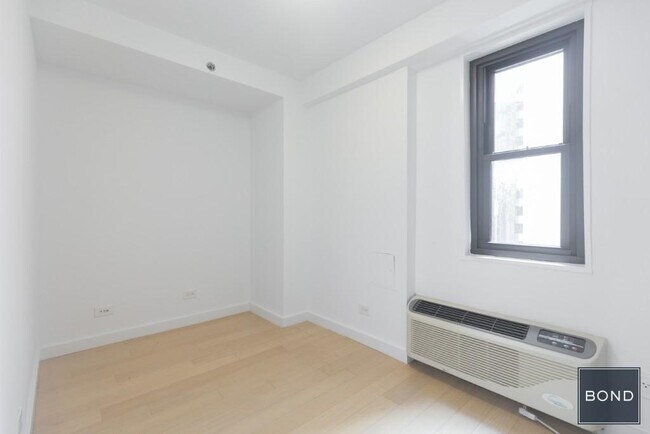 Building Photo - 222 E 39th St