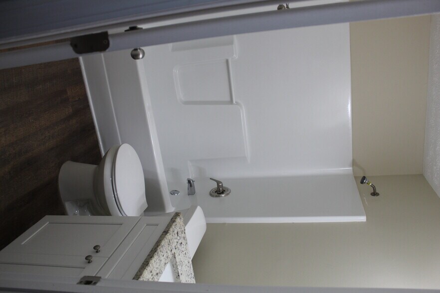 Building Photo - 6630 Leisure Trl