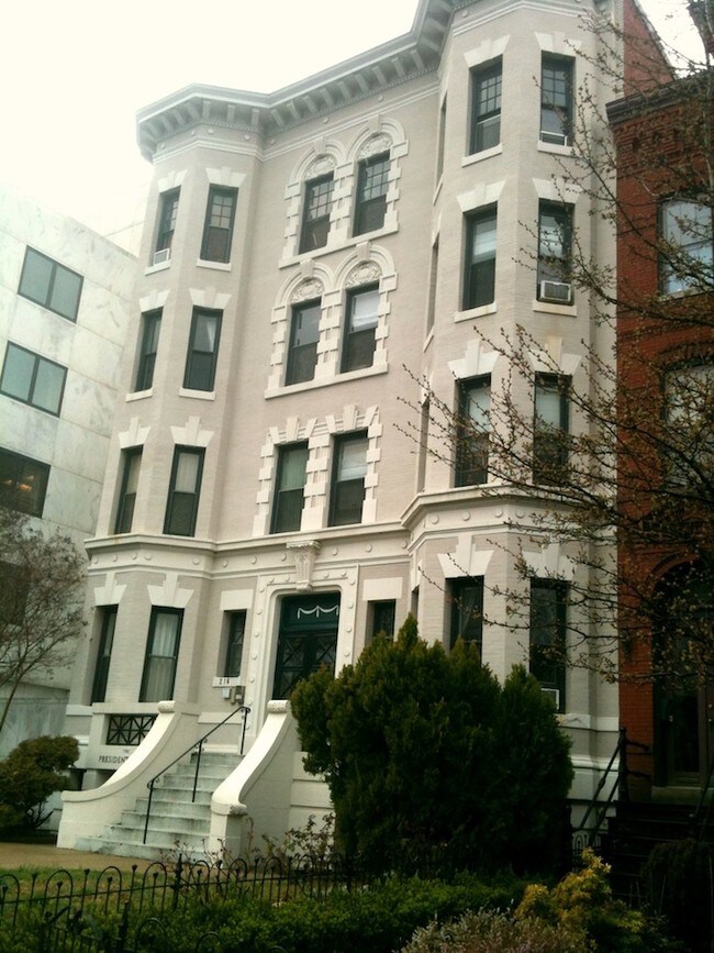 Building Photo - 216 Maryland Ave NE