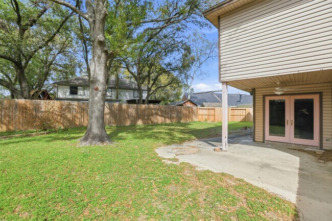 Building Photo - 7235 Battle Hills Dr