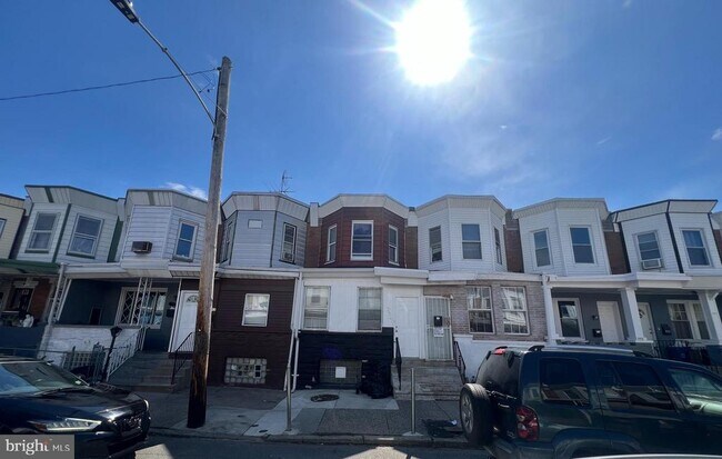 Building Photo - 254 W Sheldon St
