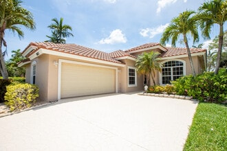 Building Photo - 10821 La Salinas Cir