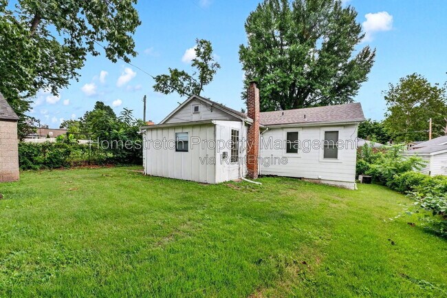 Building Photo - 6737 Fyler Ave