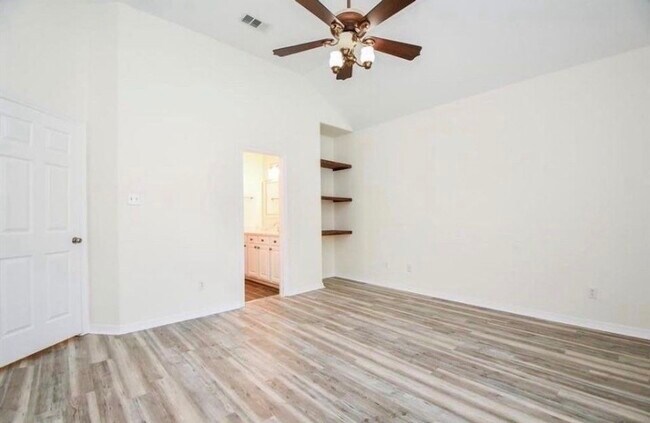 Building Photo - 12755 Mill Ridge Dr