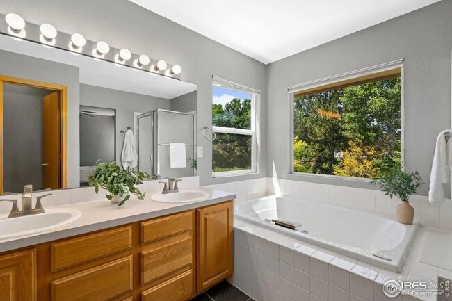 Building Photo - 4015 Sunstone Way