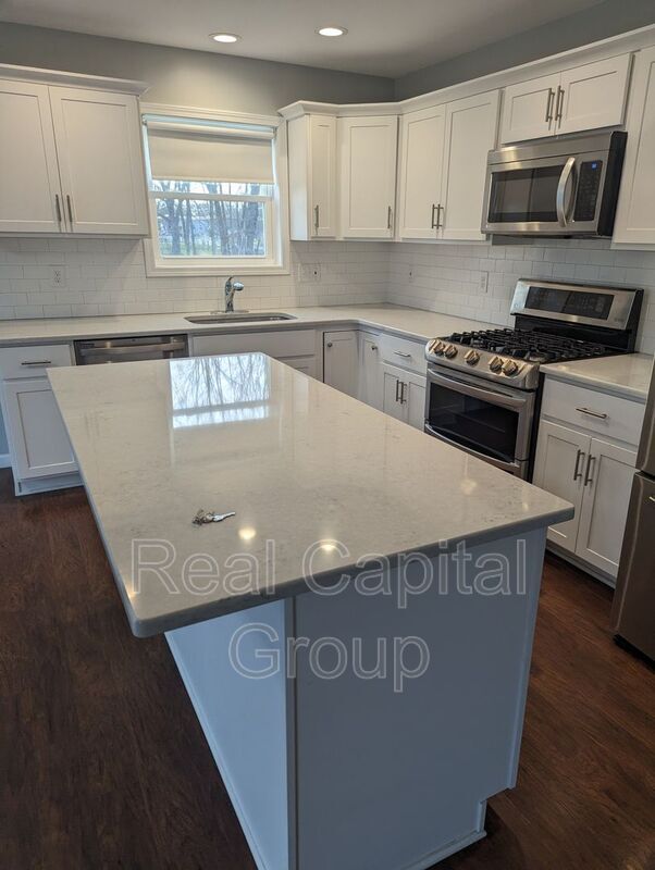 Building Photo - 753 Seneca Creek Rd